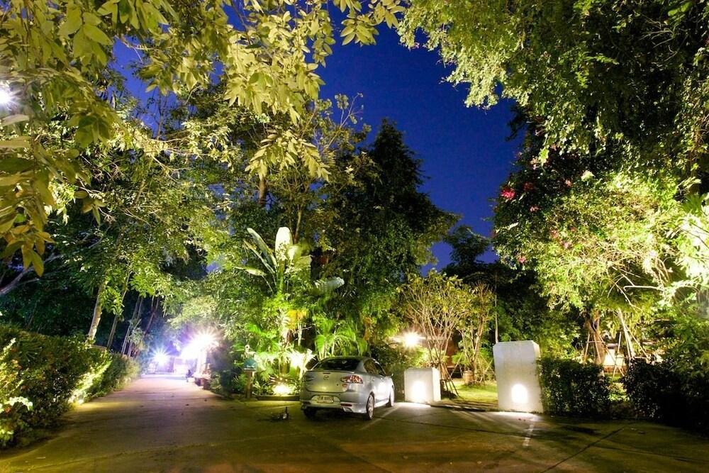 Hotel Siri Lampang Luaran gambar